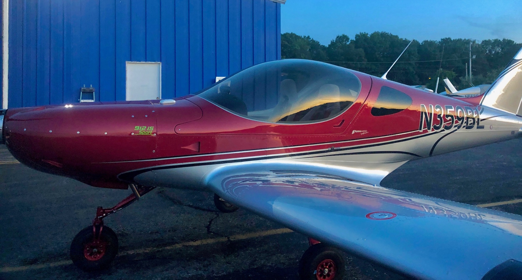N359BL · side profile